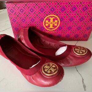 Tory Burch Caroline 2 Ballet Flat Leather size 9.5. Auburn Red